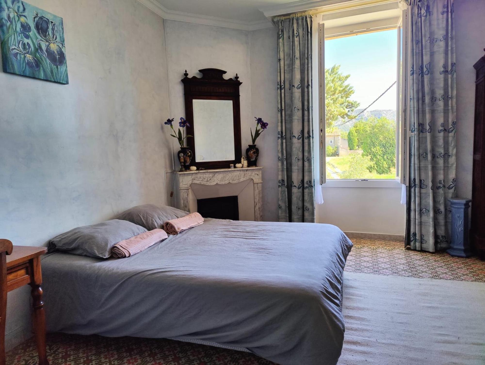 3 Personnes Avec Salle De Bain Dans Mas Du Luberon *