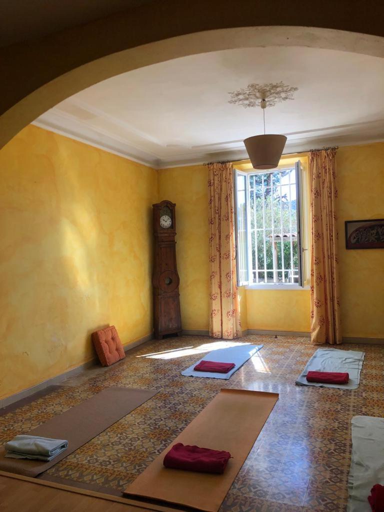 3 Personnes Avec Salle De Bain Dans Mas Du Luberon Homestay
