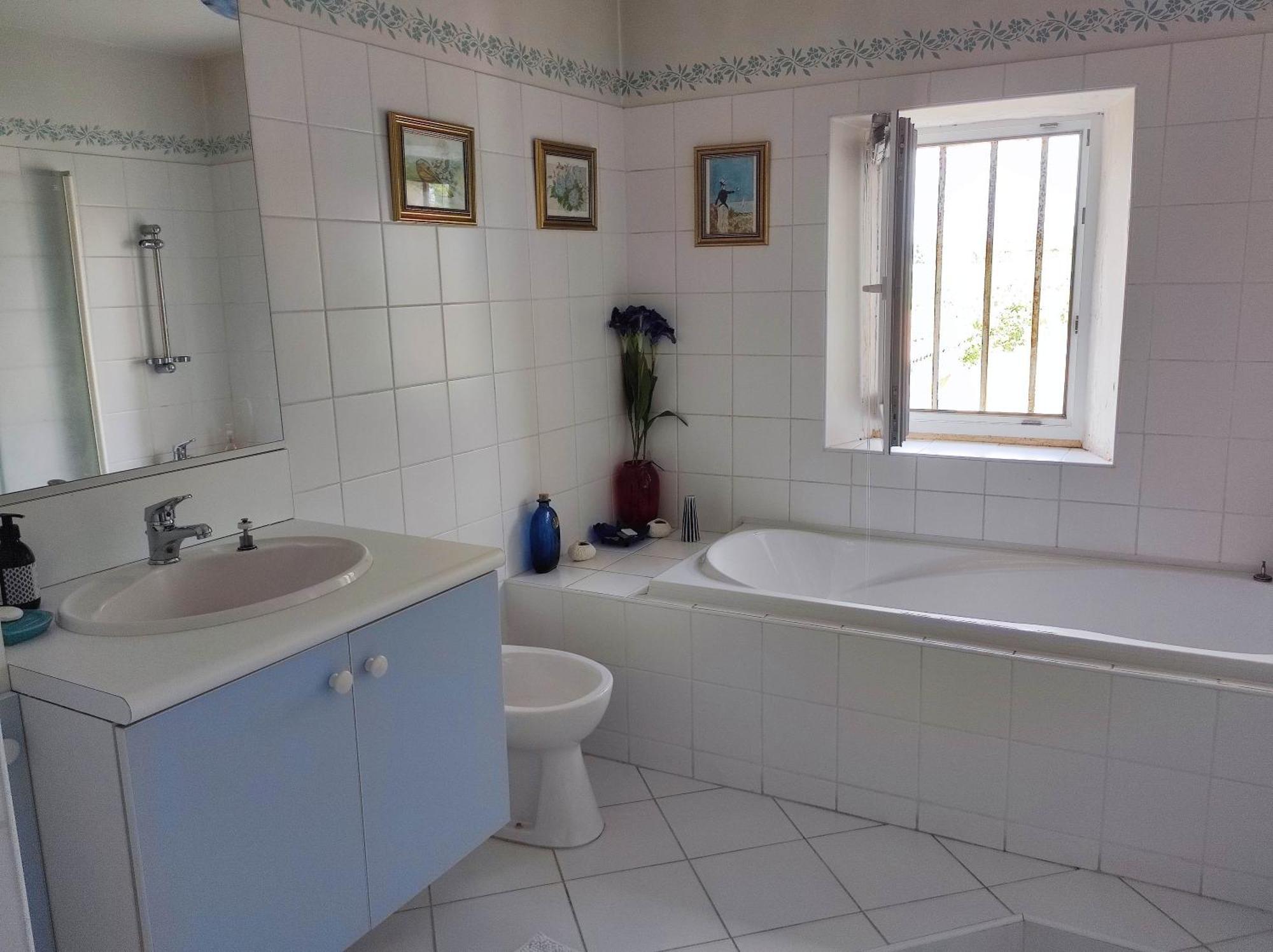 3 Personnes Avec Salle De Bain Dans Mas Du Luberon Homestay *